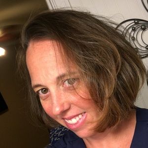 Meet your Posher, Larisa